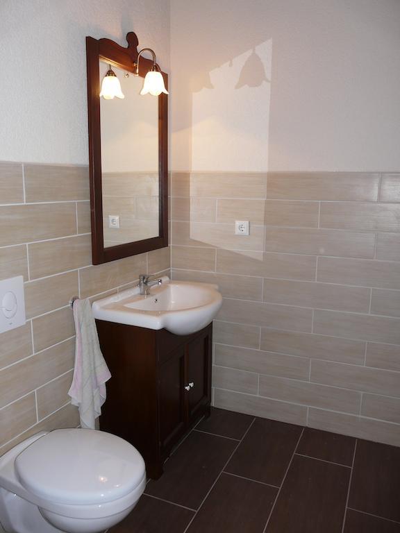 Marfi Vendeghaz Villa Magyarszerdahely Bilik gambar
